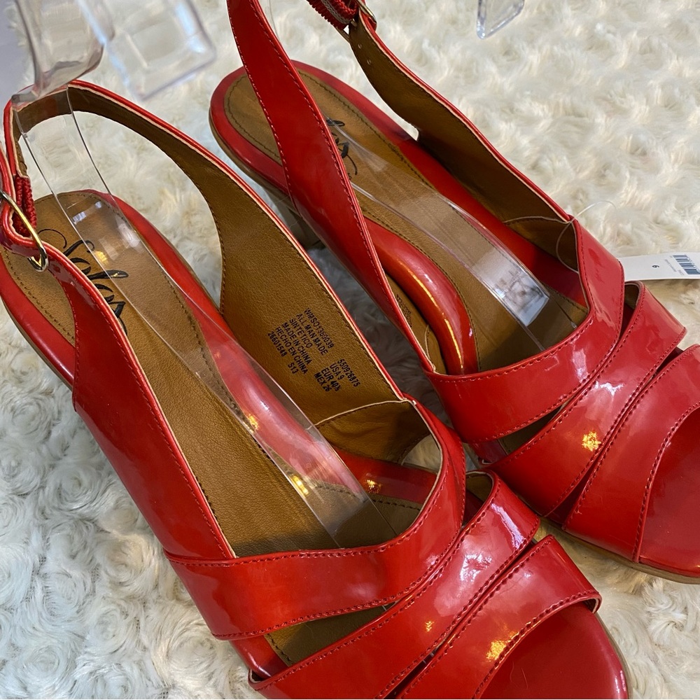 Solos soft spots strappy sandals size 9